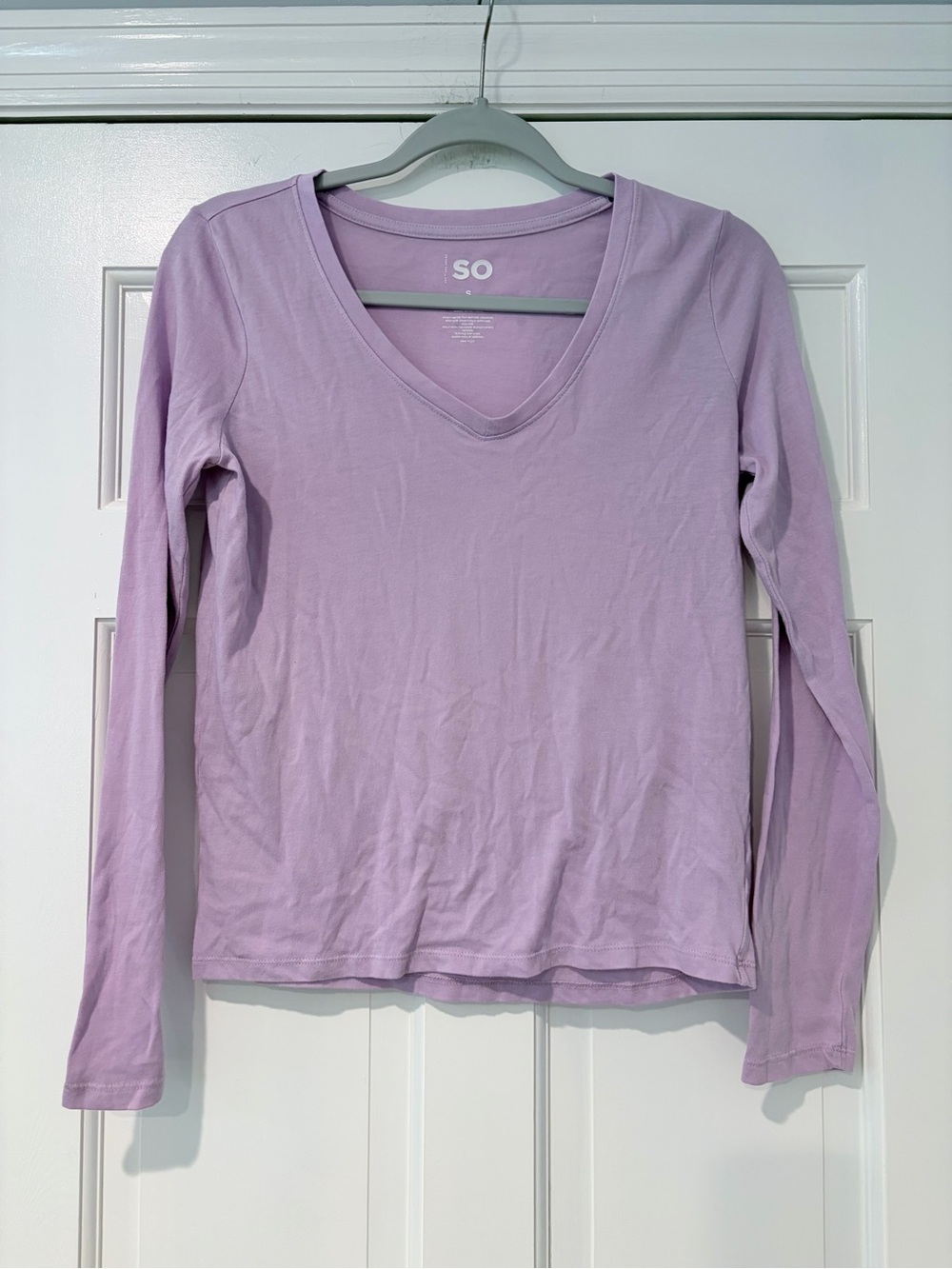SO Lavender V-Neck Long Sleeve Tee Small